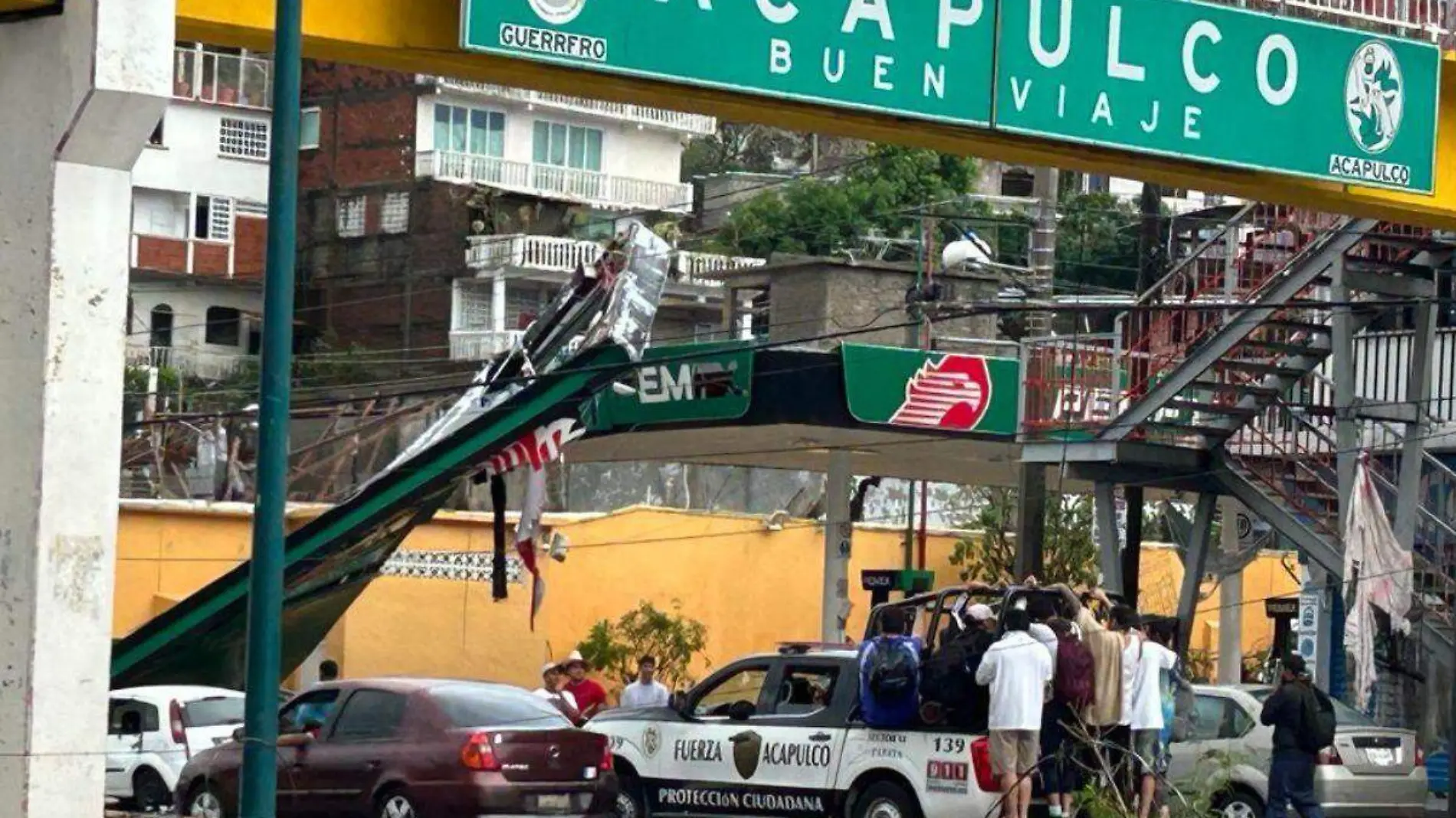 Policias en Acapulco